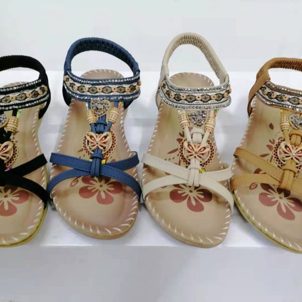 Large Size Flat Sandals Flower Rhinestone Sandals Beach Shoes