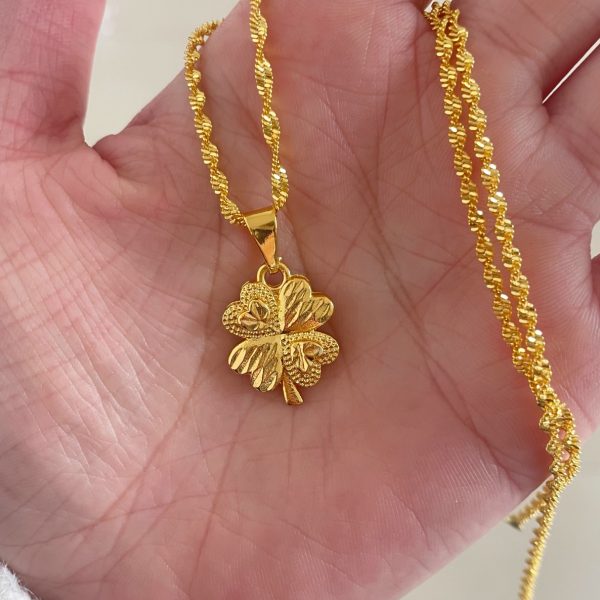 Gold-plated Brass Pendant Necklace For Women, Water Wave Textured Collarbone Chain — Lucky Clover Necklace