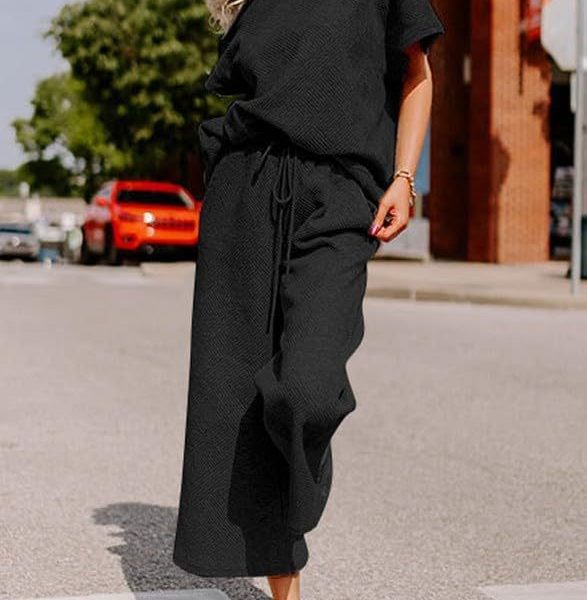 Solid Color Texture Casual Fashion Women's Wear Short-sleeved Trousers Two-piece Set — Black