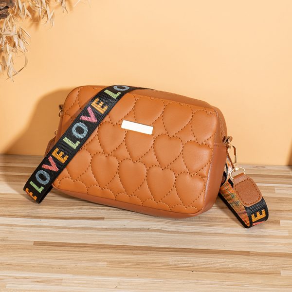 All-matching Casual Heart-shaped Embroidered Bag — Brown
