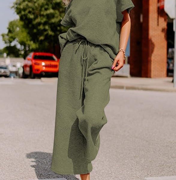 Solid Color Texture Casual Fashion Women's Wear Short-sleeved Trousers Two-piece Set — Army Green