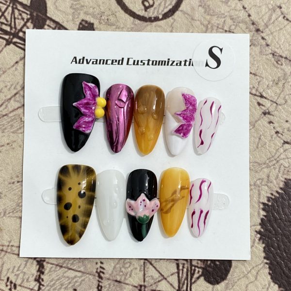Three-dimensional Carved White High-grade Mid-length Manicure Wear Nail — Almond