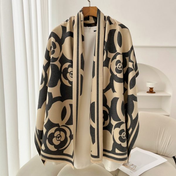 Retro High Sense Artificial Cashmere Scarf — Camellia Gray Rice