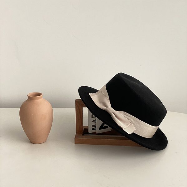 Bow Japanese Style British Style Western Style French Retro Flat-brimmed Cap — Black And White Bow